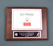 Image of a cherry finish 8 x 10 cove edge fiber board with a 5 x 7 photo 